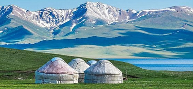 Kyrgyzstan yurt and lake route