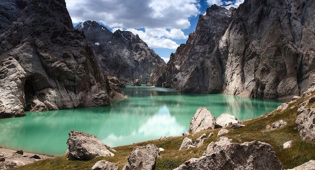 Kel Suu Lake